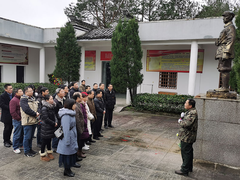 屯溪區(qū)委辦黨支部、屯溪城建投公司黨支部聯(lián)合開(kāi)展主題黨日共建活動(dòng)